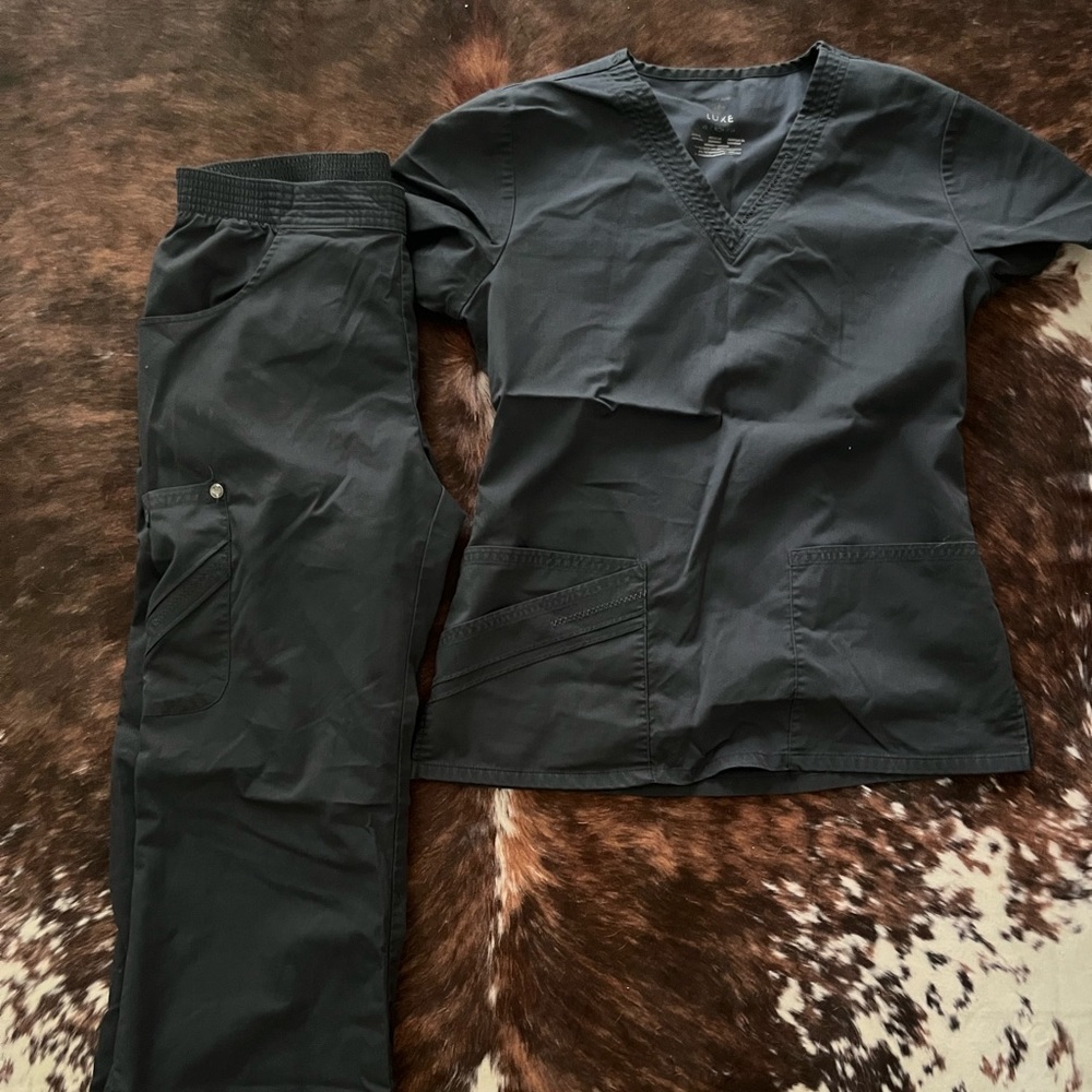 Scrub set XS top/SM bottom